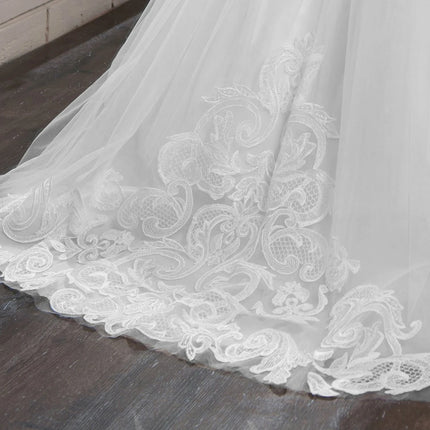 Girls White Lace Long Sleeve Flower Girl Dress with Train Kids Luxury Tulle Ball Gown for Wedding Birthday Pageant