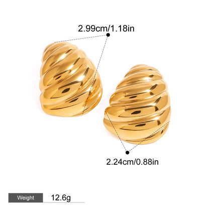 18k gold geometric shape with twill design fashionable and personalized earrings